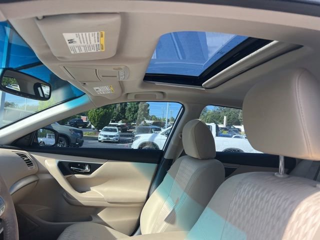 Used 2016 Nissan Altima 2.5 SV w/ Convenience Package FWD image 12