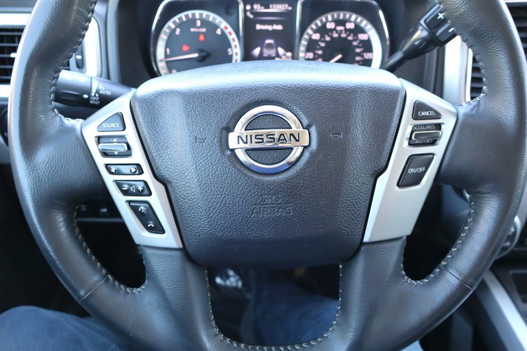 Used 2016 Nissan Titan PRO-4X AWD/4WD image 42