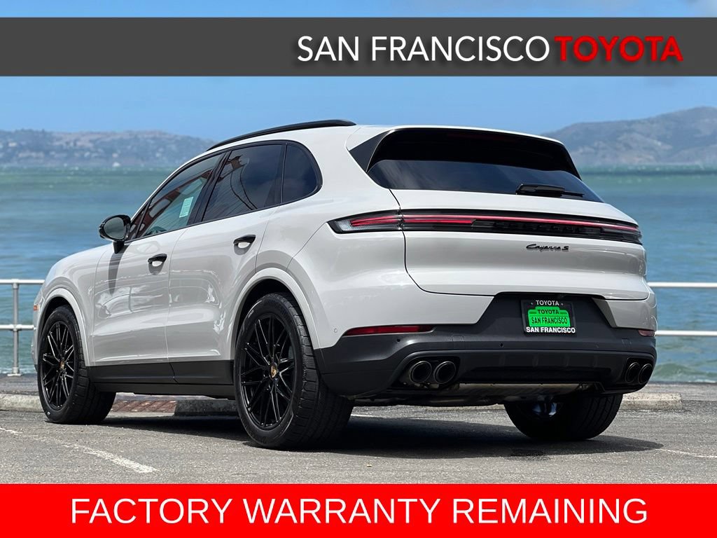 Used 2024 Porsche Cayenne S AWD/4WD image 3