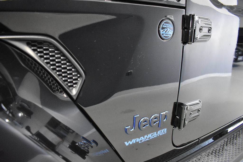 Used 2022 Jeep Wrangler Unlimited Sahara AWD/4WD image 41