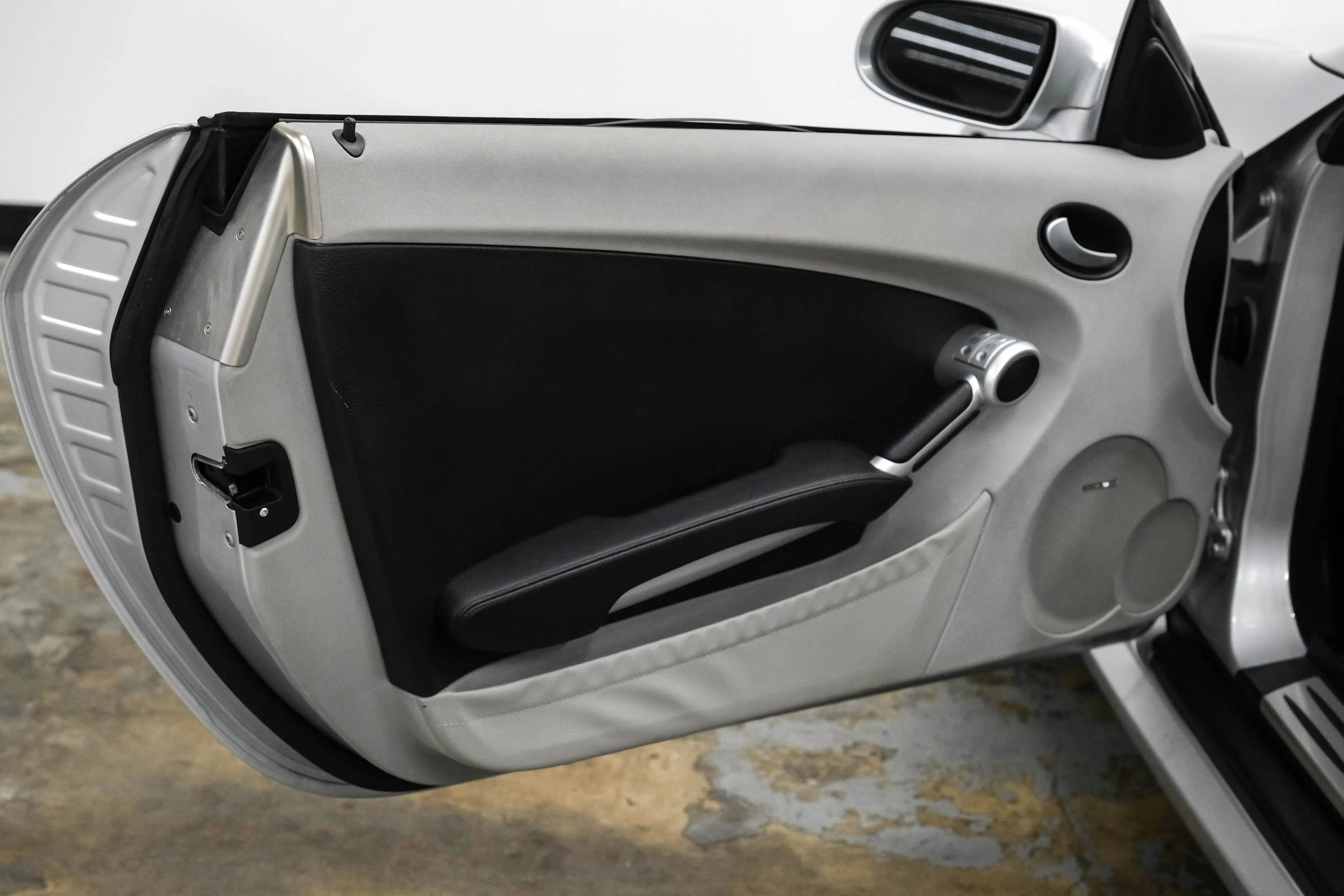 Used 2005 Mercedes-Benz SLK 350 image 38