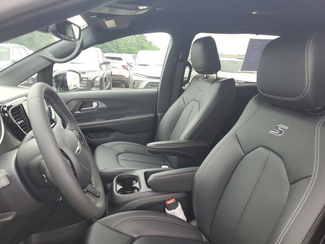 New 2026 Chrysler Pacifica Select w/ S Appearance Package FWD image 18