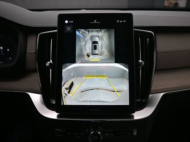 Used 2026 Volvo XC90 B6 Plus w/ Protection Package Premier AWD/4WD image 12