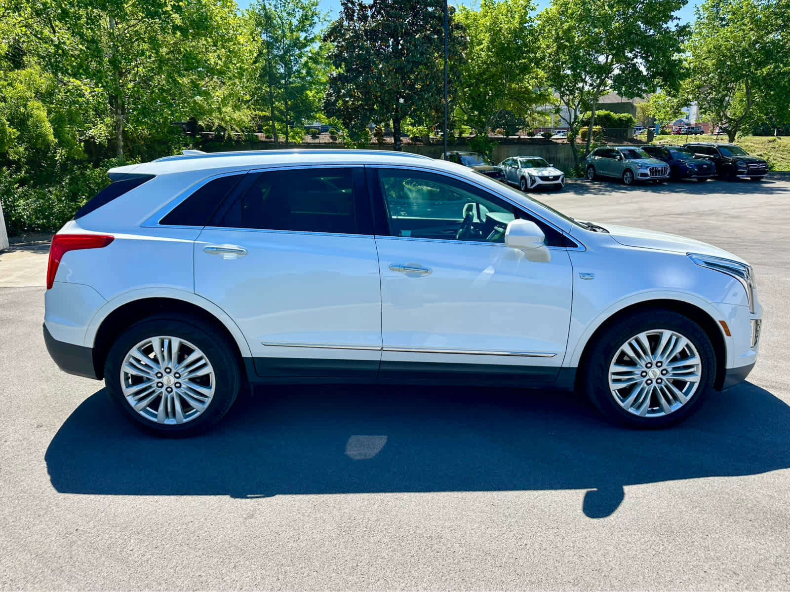 Used 2017 Cadillac XT5 Premium Luxury FWD image 4