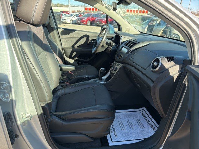 Used 2016 Chevrolet Trax LT w/ LT Convenience Package image 18