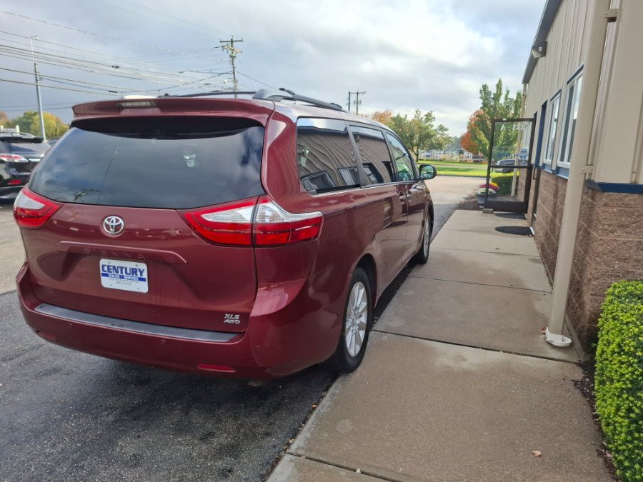 Used 2016 Toyota Sienna XLE w/ XLE Navigation Package AWD/4WD image 9