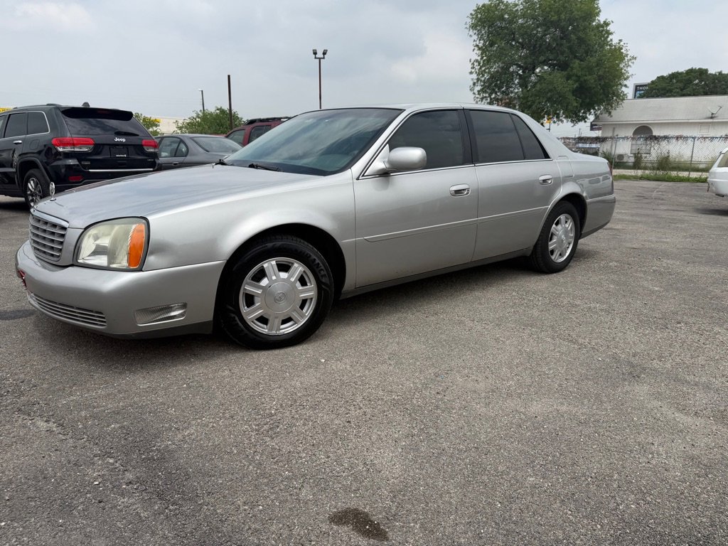 Used 2005 Cadillac De Ville FWD image 2