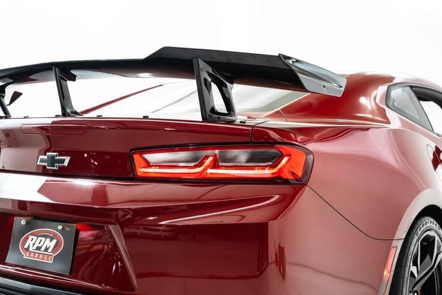 Used 2017 Chevrolet Camaro SS RWD image 13