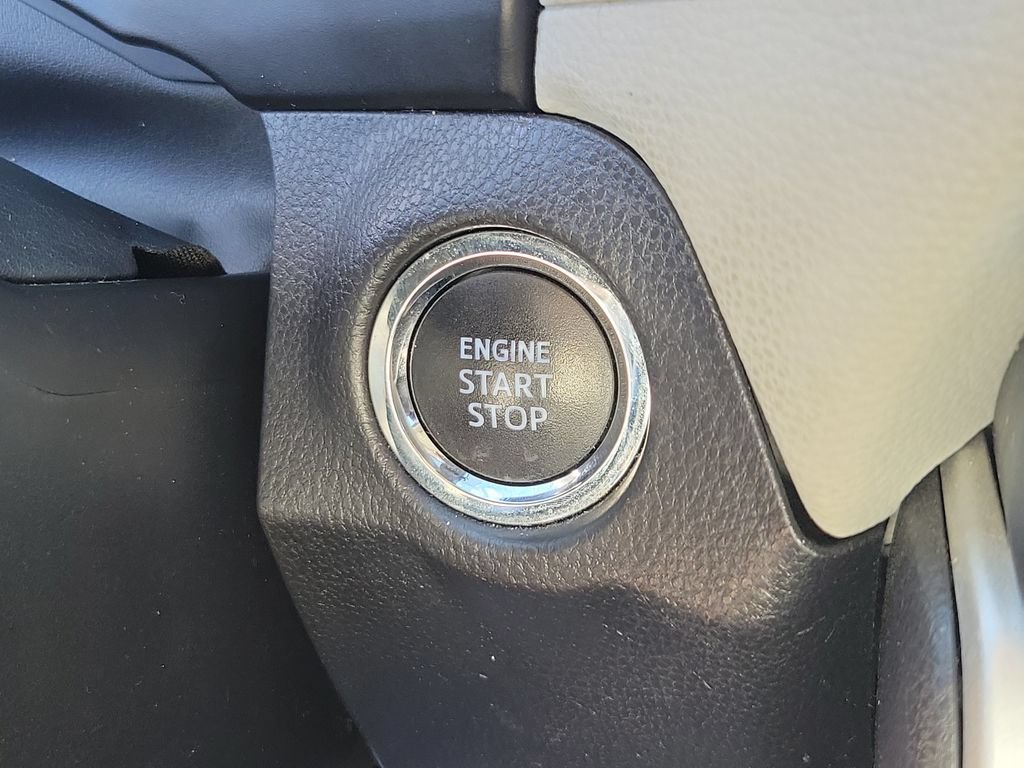Used 2021 Toyota RAV4 XLE w/ Convenience Package AWD/4WD image 30
