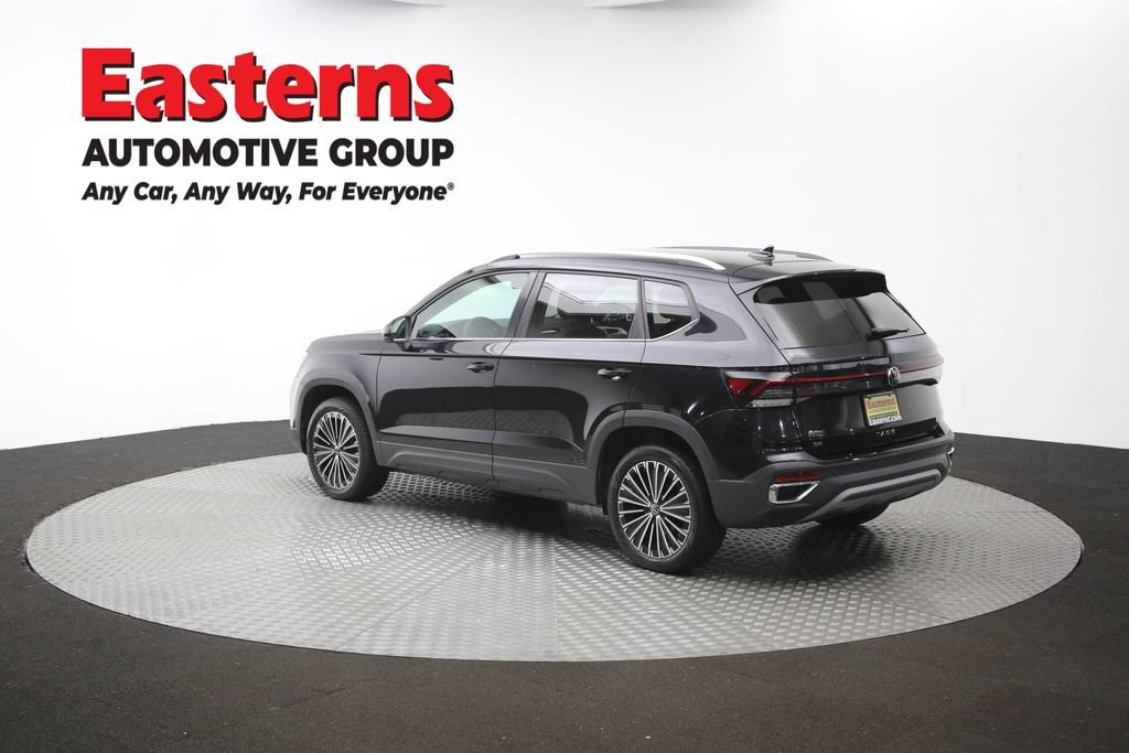 Used 2025 Volkswagen Taos SE FWD image 63
