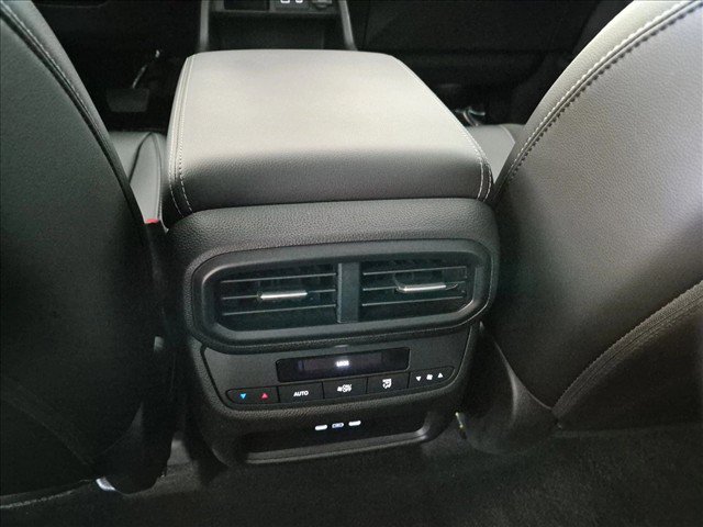 Used 2025 Honda Pilot Touring image 18