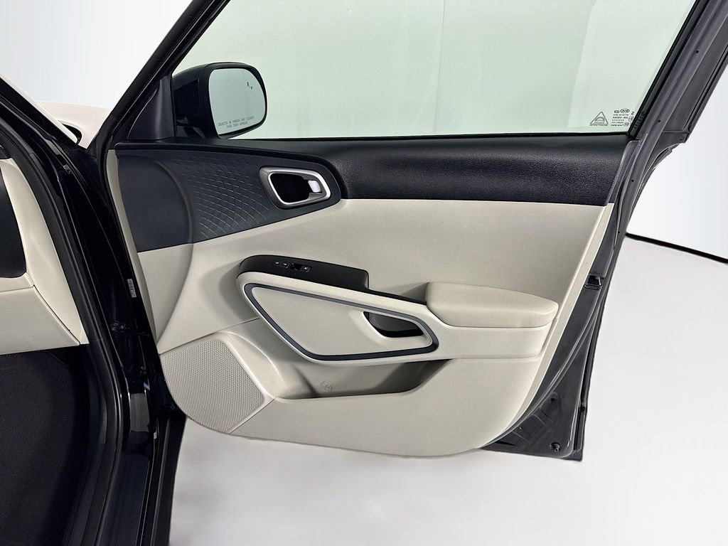 Used 2021 Kia Soul S FWD image 25
