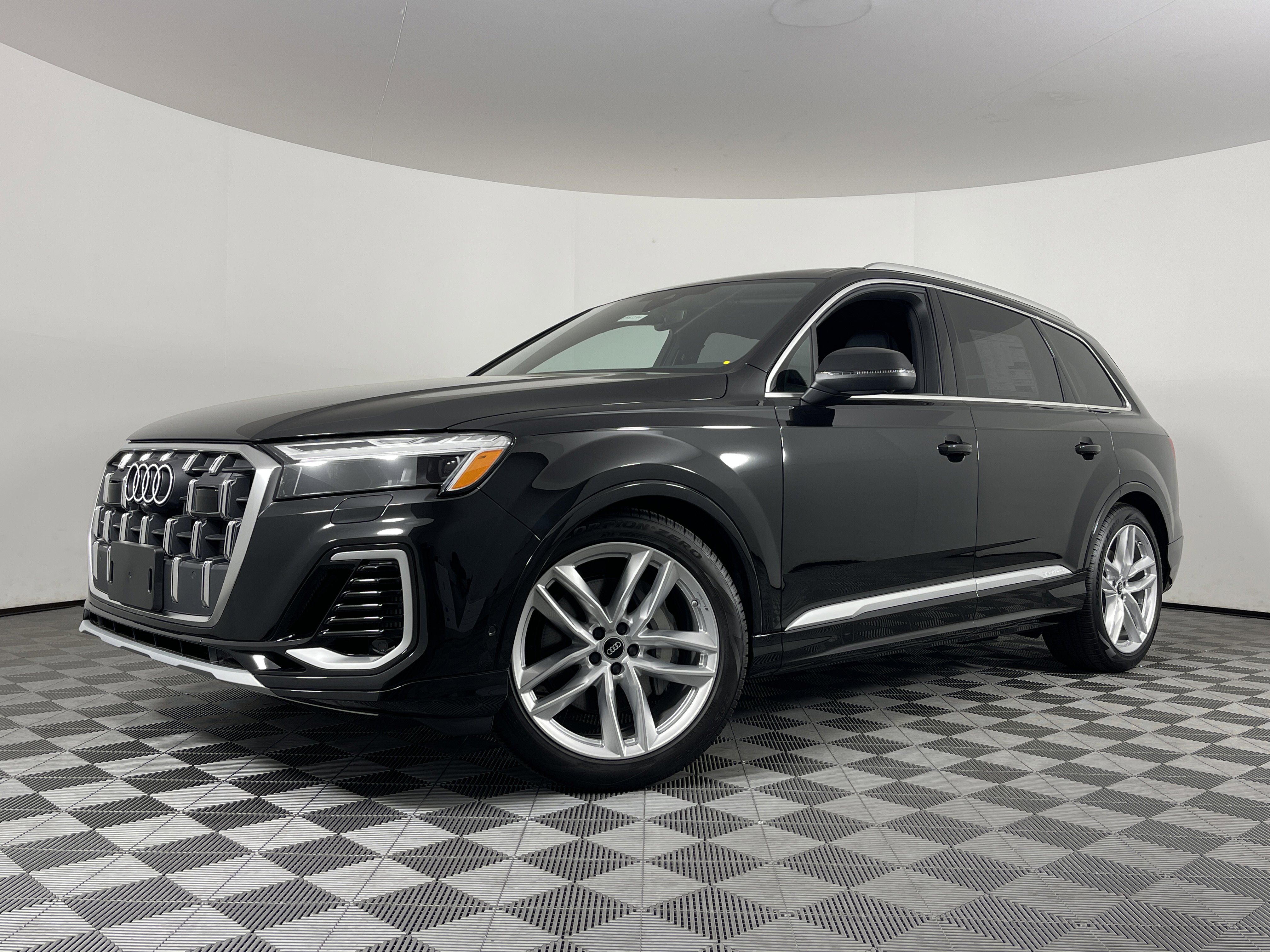 New 2025 Audi Q7 3.0T Premium Plus image 2