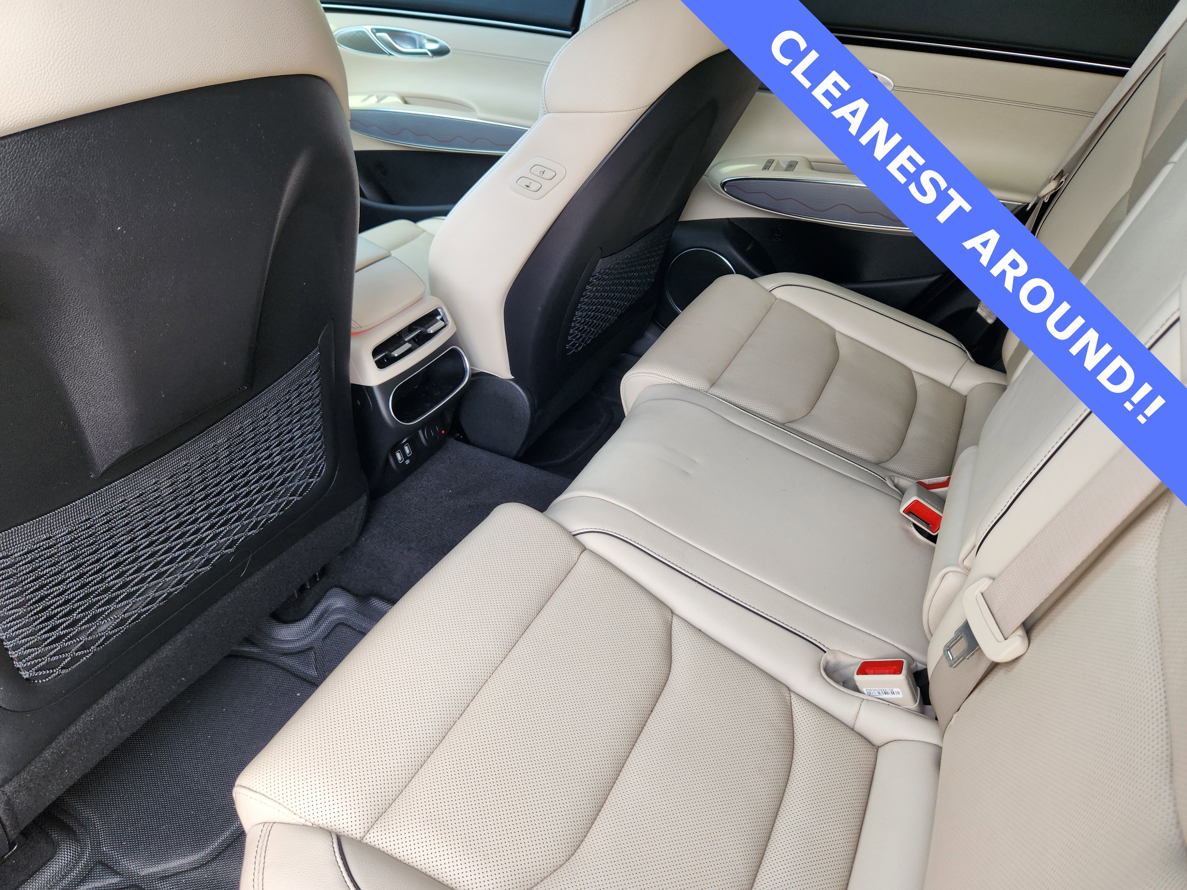 Used 2023 Genesis GV70 2.5T w/ Advanced Package image 12