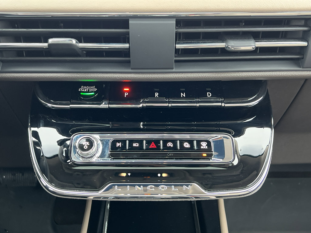 Used 2023 Lincoln Corsair Reserve w/ Equipment Group 202A image 23