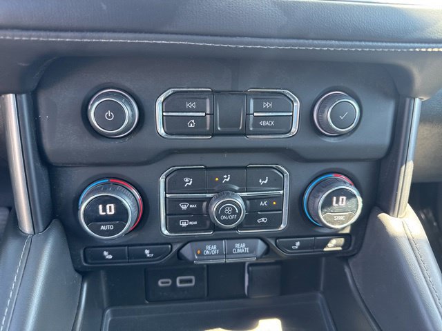 Used 2023 Chevrolet Suburban LT RWD image 16