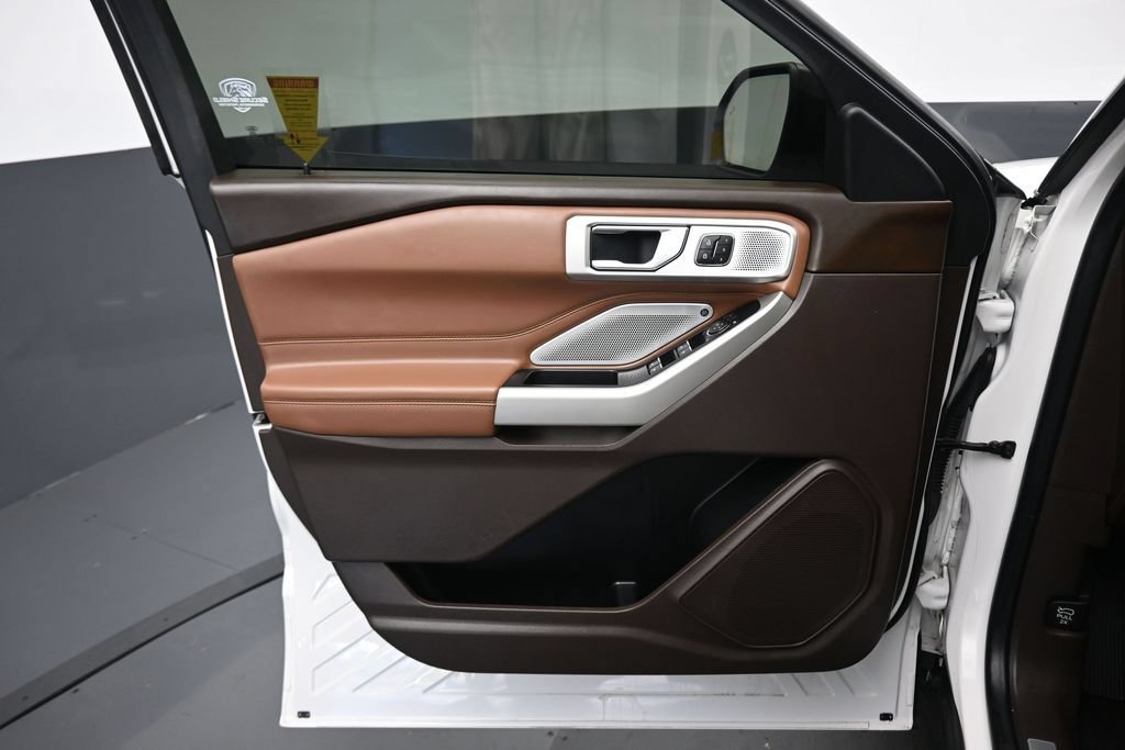 Used 2021 Ford Explorer King Ranch w/ Premium Technology Package AWD/4WD image 9