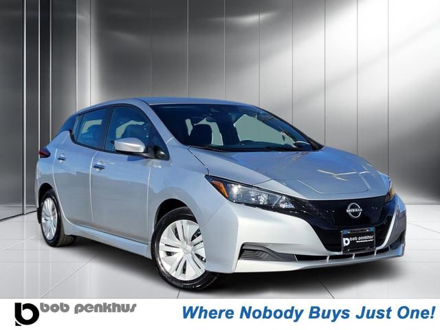 Used 2025 Nissan Leaf S image 1