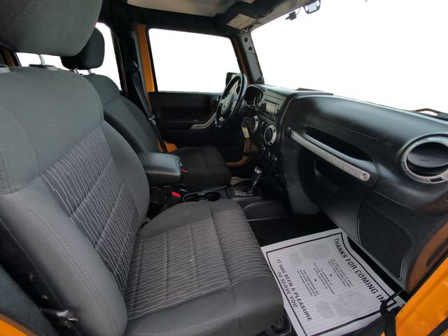 Used 2012 Jeep Wrangler Unlimited Sahara AWD/4WD image 15