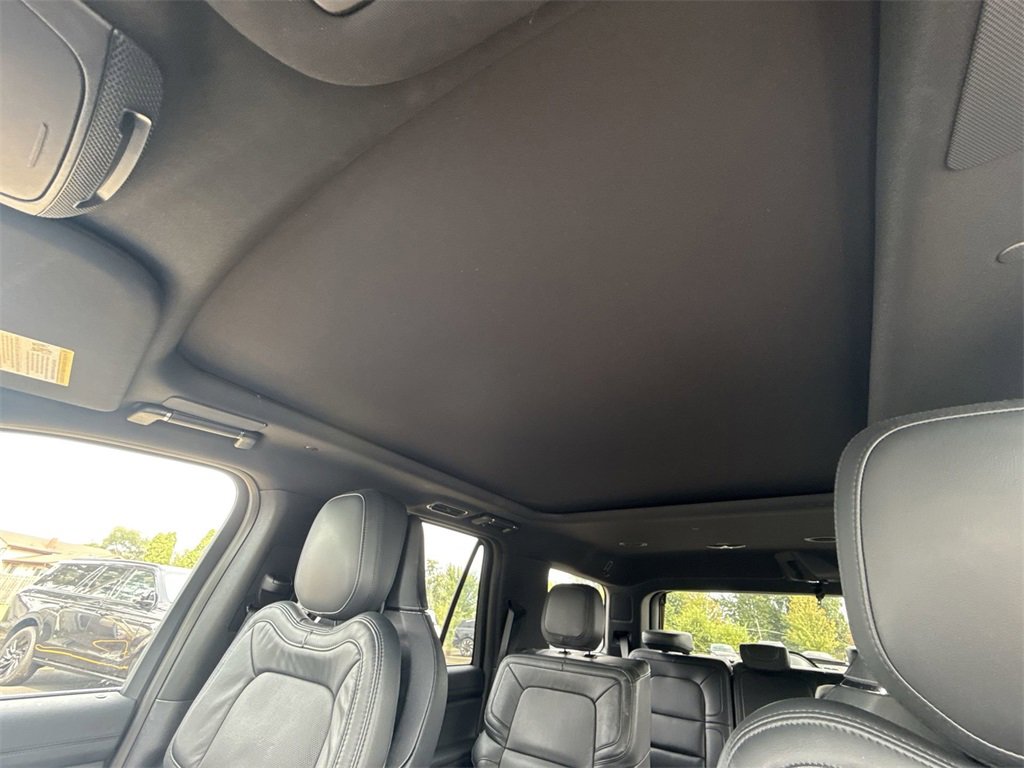 Used 2024 Lincoln Navigator Reserve image 16