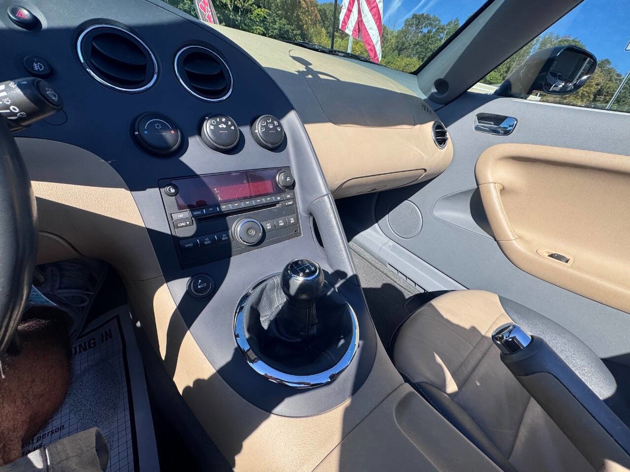 Used 2007 Pontiac Solstice Convertible w/ Premium Package image 14