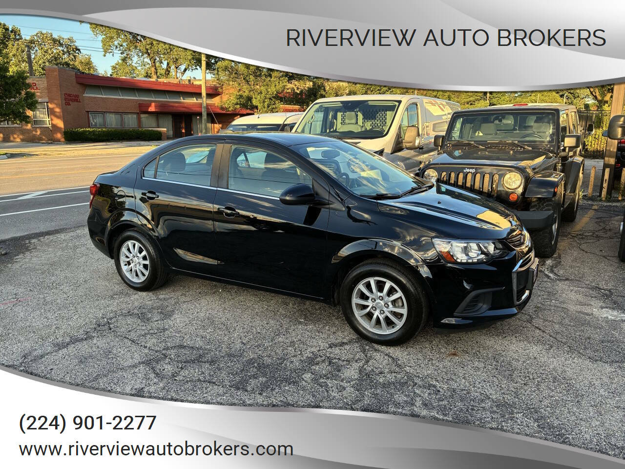 Used 2019 Chevrolet Sonic LT FWD image 1
