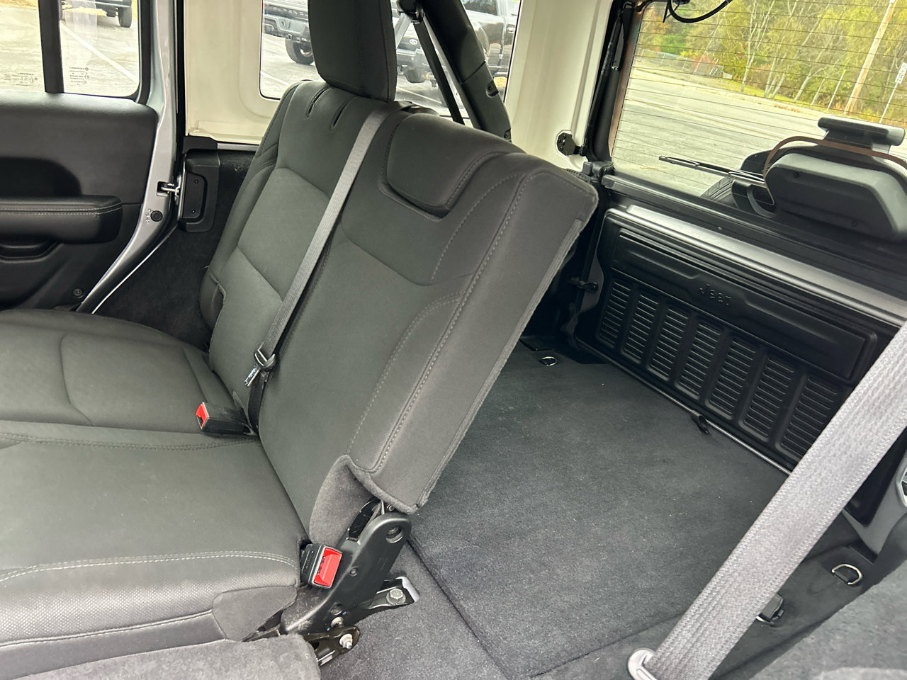 Used 2020 Jeep Wrangler Unlimited Sahara image 15