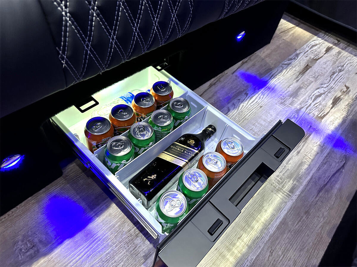 Used 2024 Mercedes-Benz Sprinter 3500 image 19