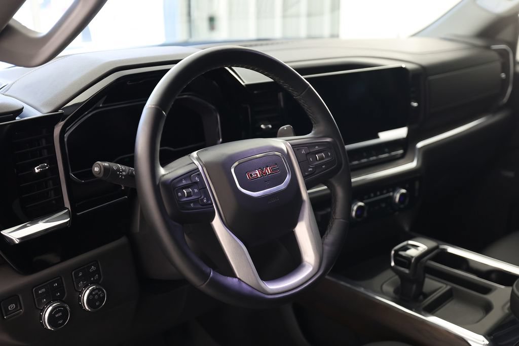 Used 2024 GMC Sierra 1500 SLT w/ SLT Premium Package AWD/4WD image 18