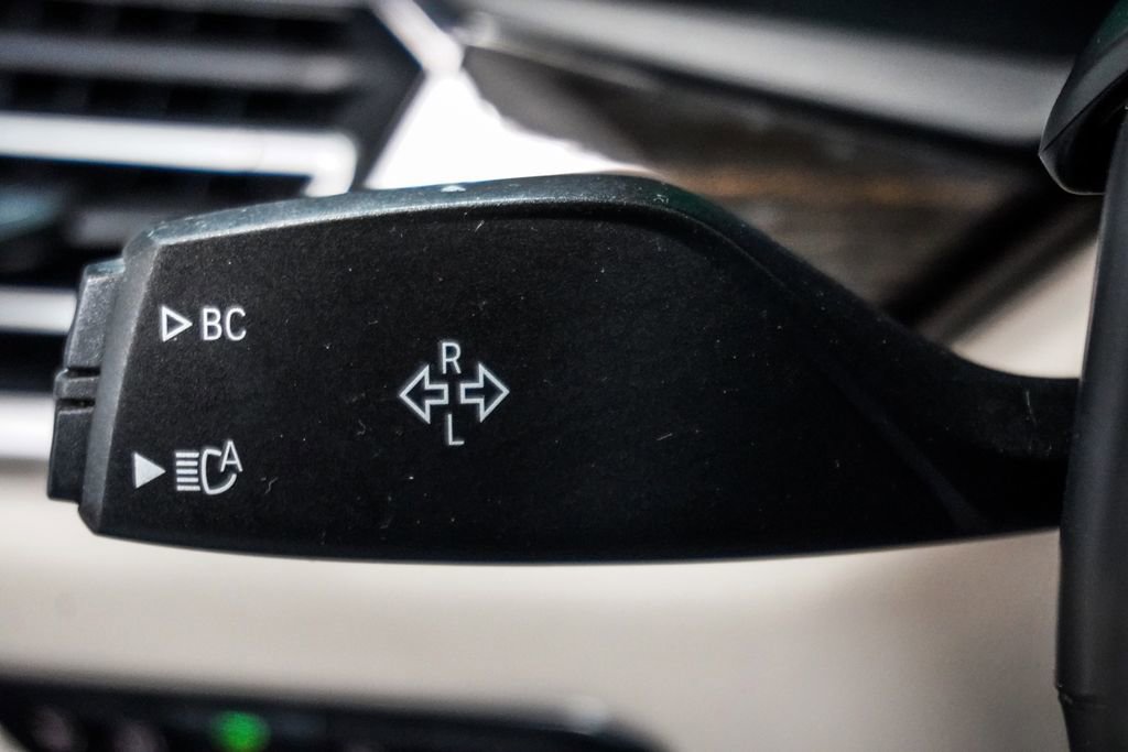 Used 2020 BMW X5 M50i w/ Premium Package image 22