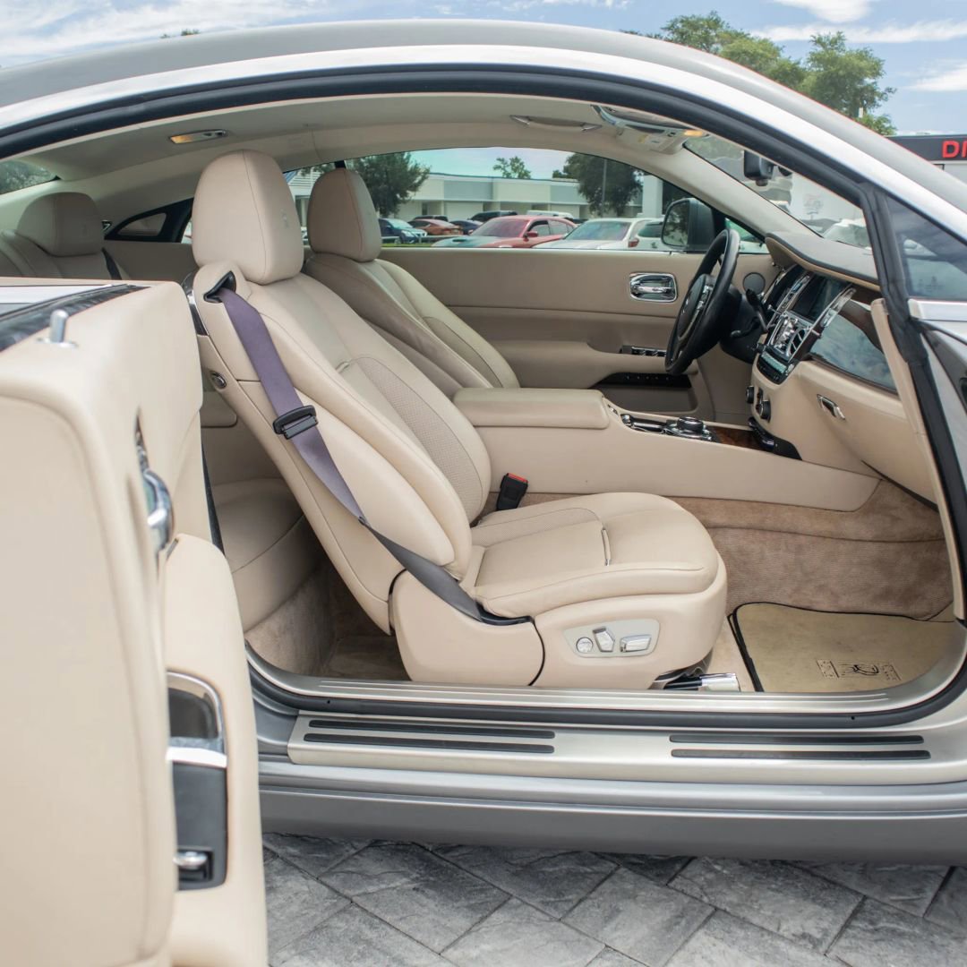 Used 2019 Rolls-Royce Wraith RWD image 24