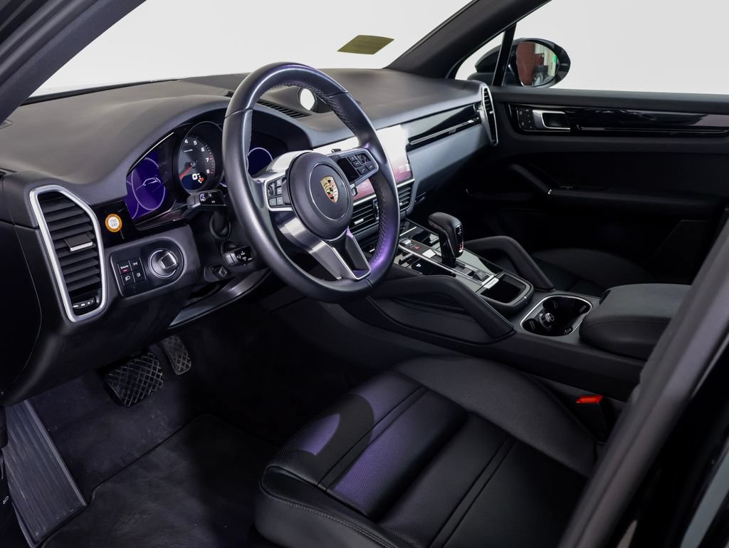 Used 2023 Porsche Cayenne AWD/4WD image 4