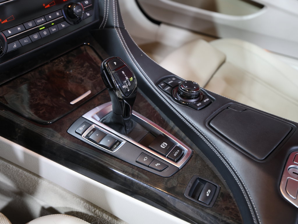Used 2012 BMW 650i Convertible RWD image 24