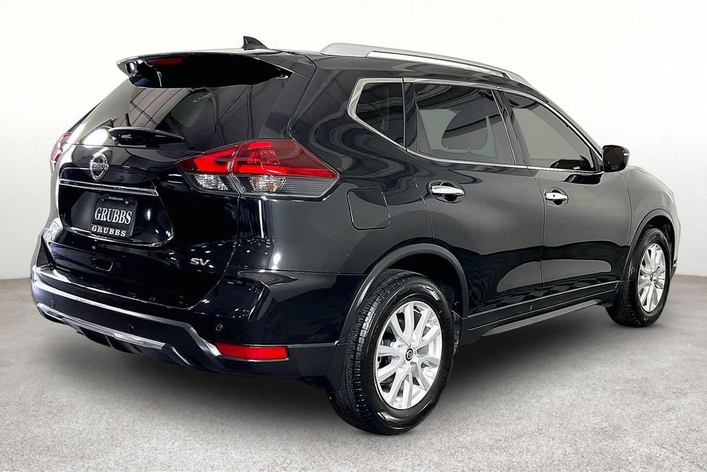 Used 2020 Nissan Rogue SV FWD image 2