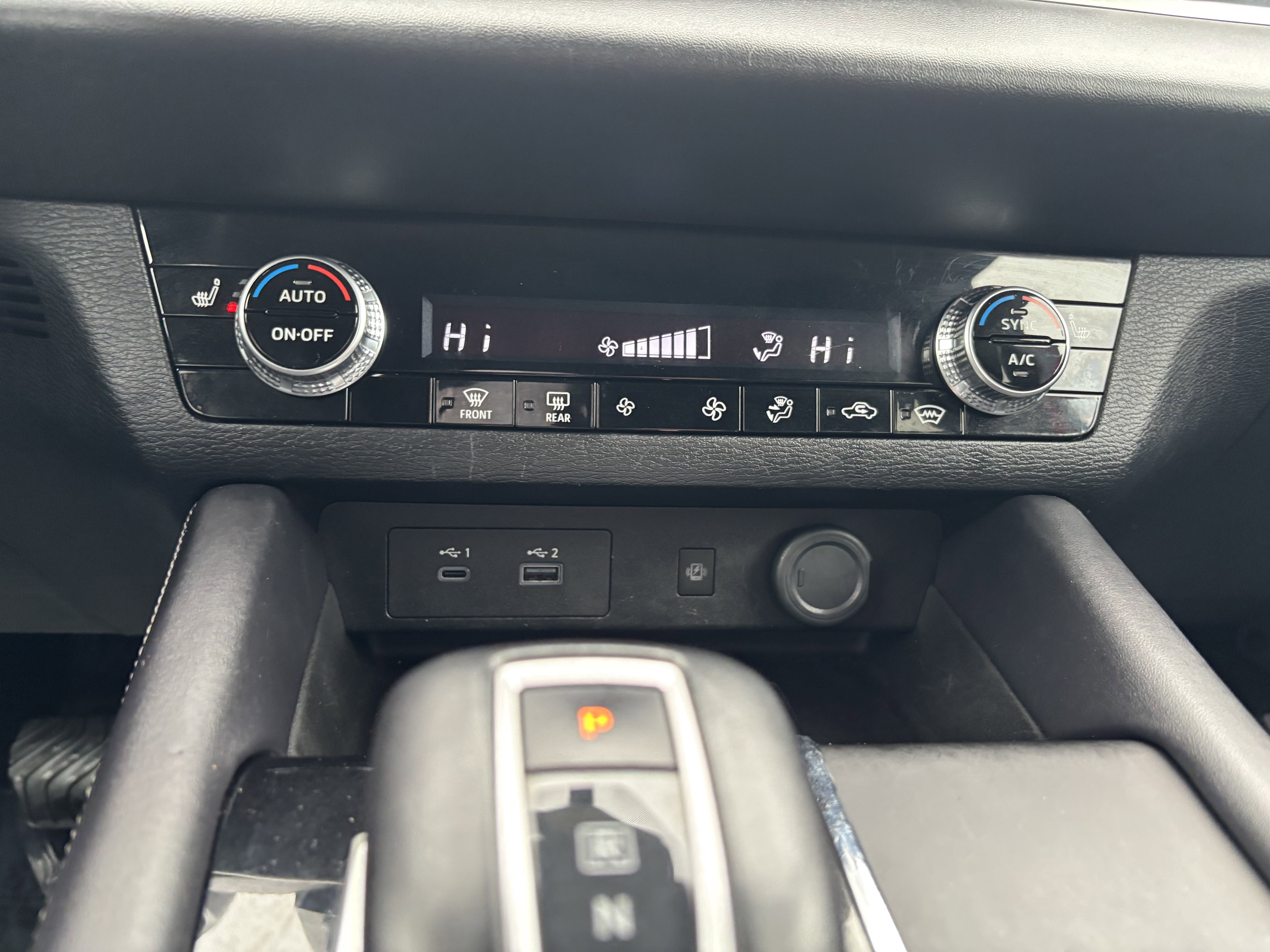 Used 2024 Mitsubishi Outlander SE image 19