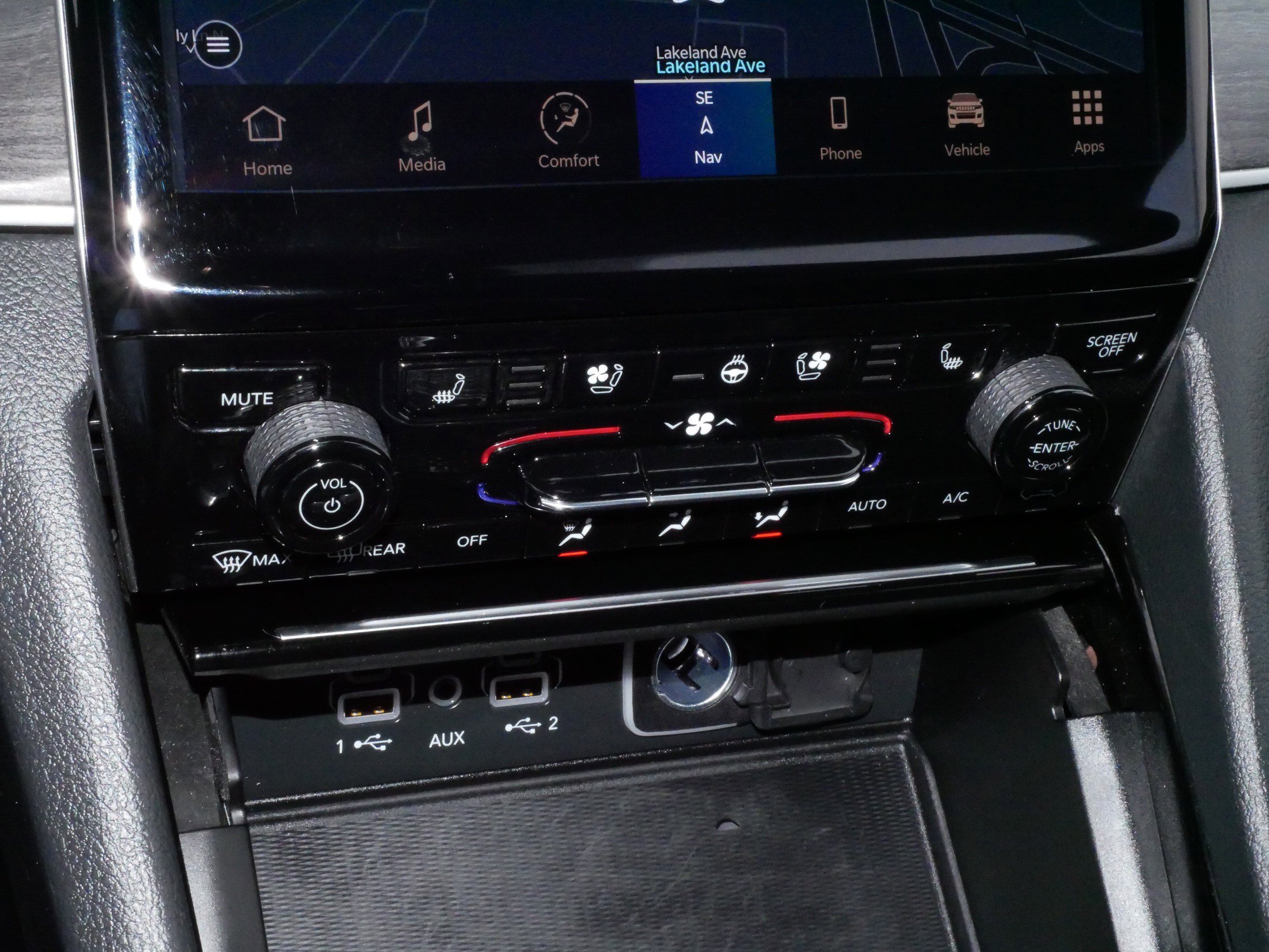 Used 2023 Jeep Grand Cherokee Limited w/ Luxury Tech Group II image 23