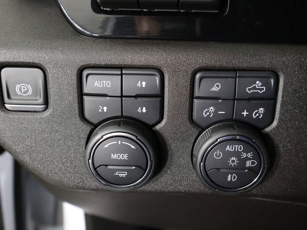 Used 2024 Chevrolet Silverado 2500 High Country w/ High Country Premium Package AWD/4WD image 46