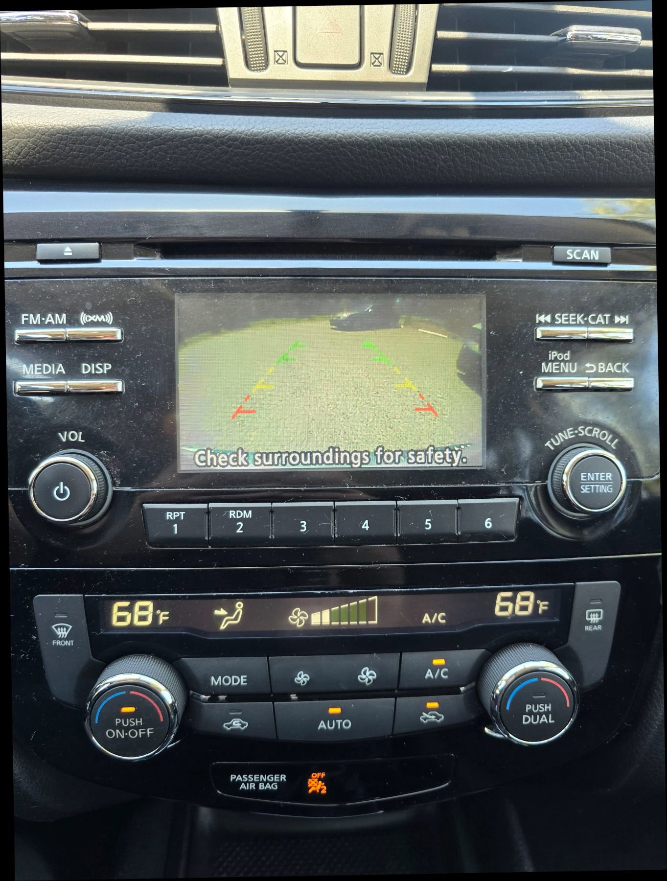 Used 2017 Nissan Rogue SV FWD image 25