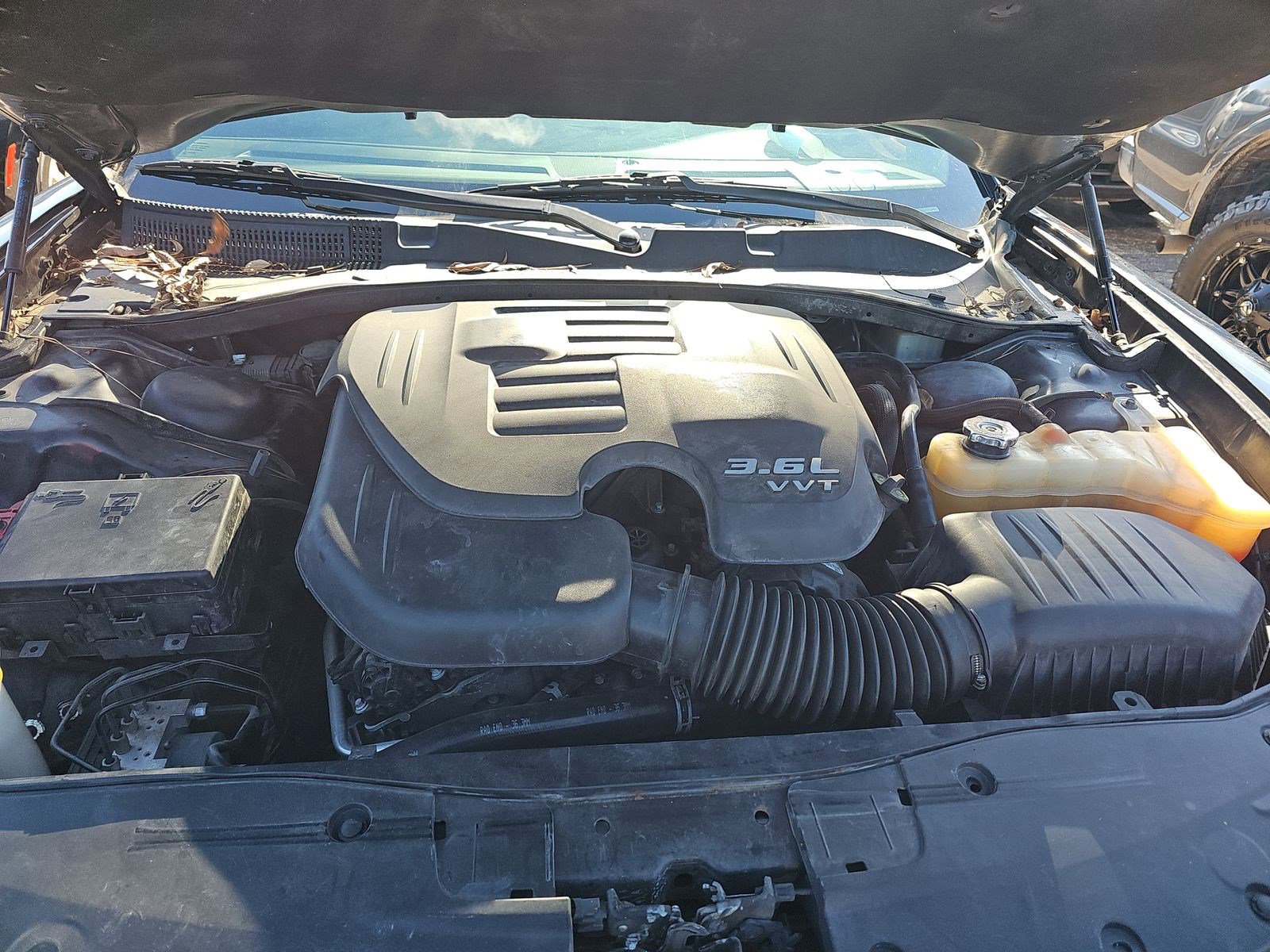 Used 2019 Dodge Charger SXT w/ Cold Weather Package image 13