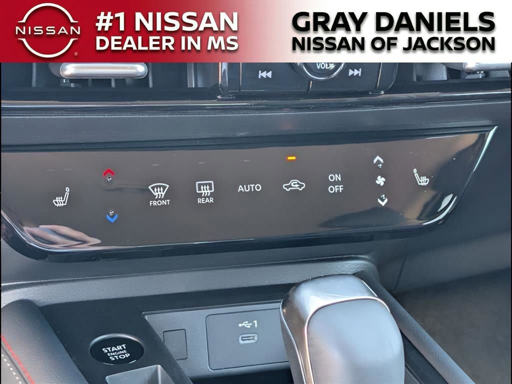 New 2026 Nissan Kicks SR w/ Cold Weather Package image 15