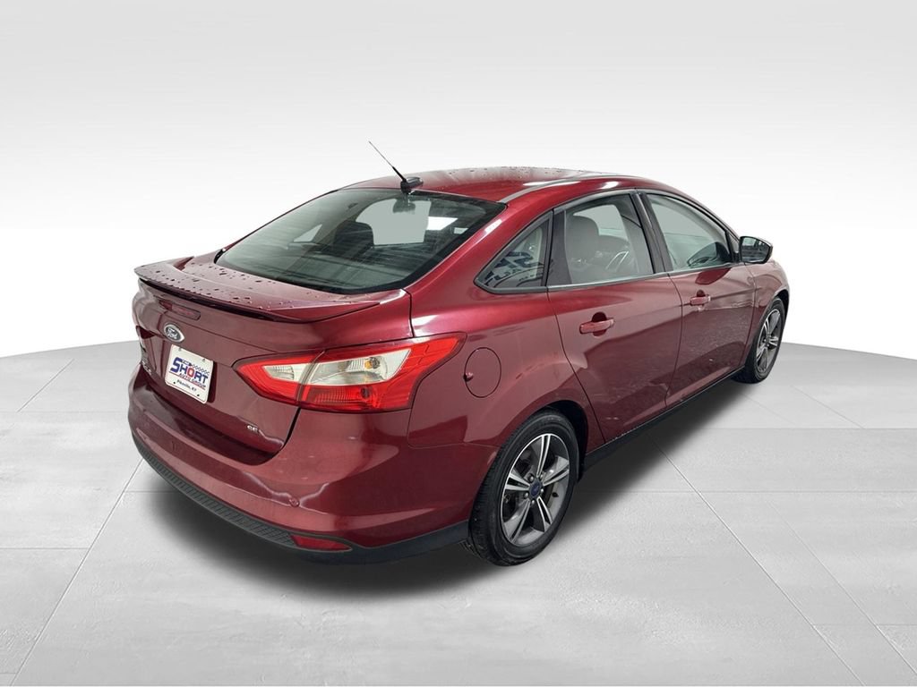 Used 2014 Ford Focus SE w/ SE Sport Package FWD image 5