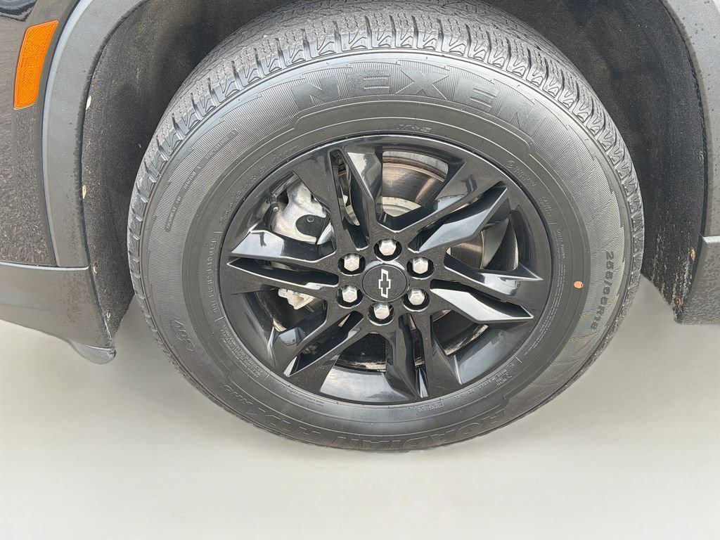 Used 2023 Chevrolet Traverse LT w/ Midnight/Sport Edition AWD/4WD image 33