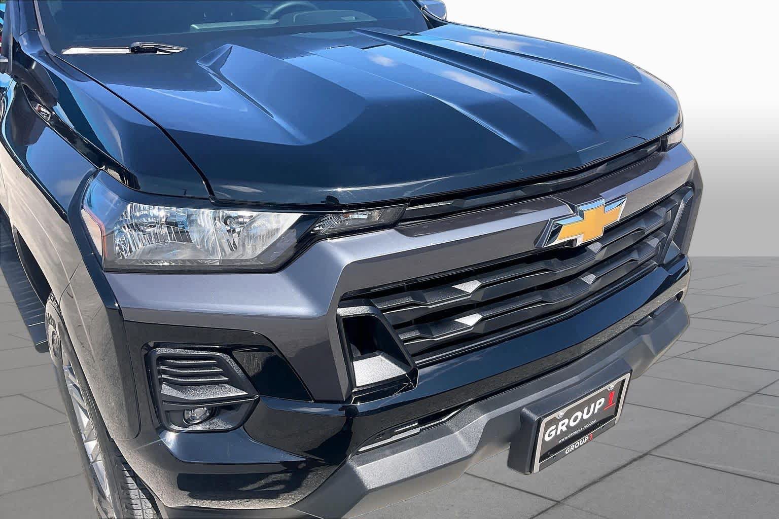 Used 2023 Chevrolet Colorado LT w/ LT Convenience Package II AWD/4WD image 31