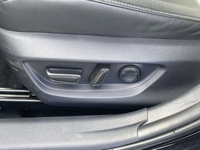 Used 2025 Toyota Camry SE image 12