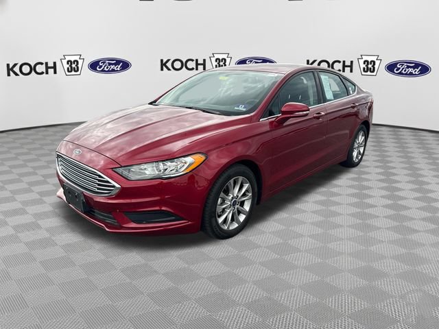 Used 2017 Ford Fusion SE w/ Fusion SE Technology Package FWD image 3