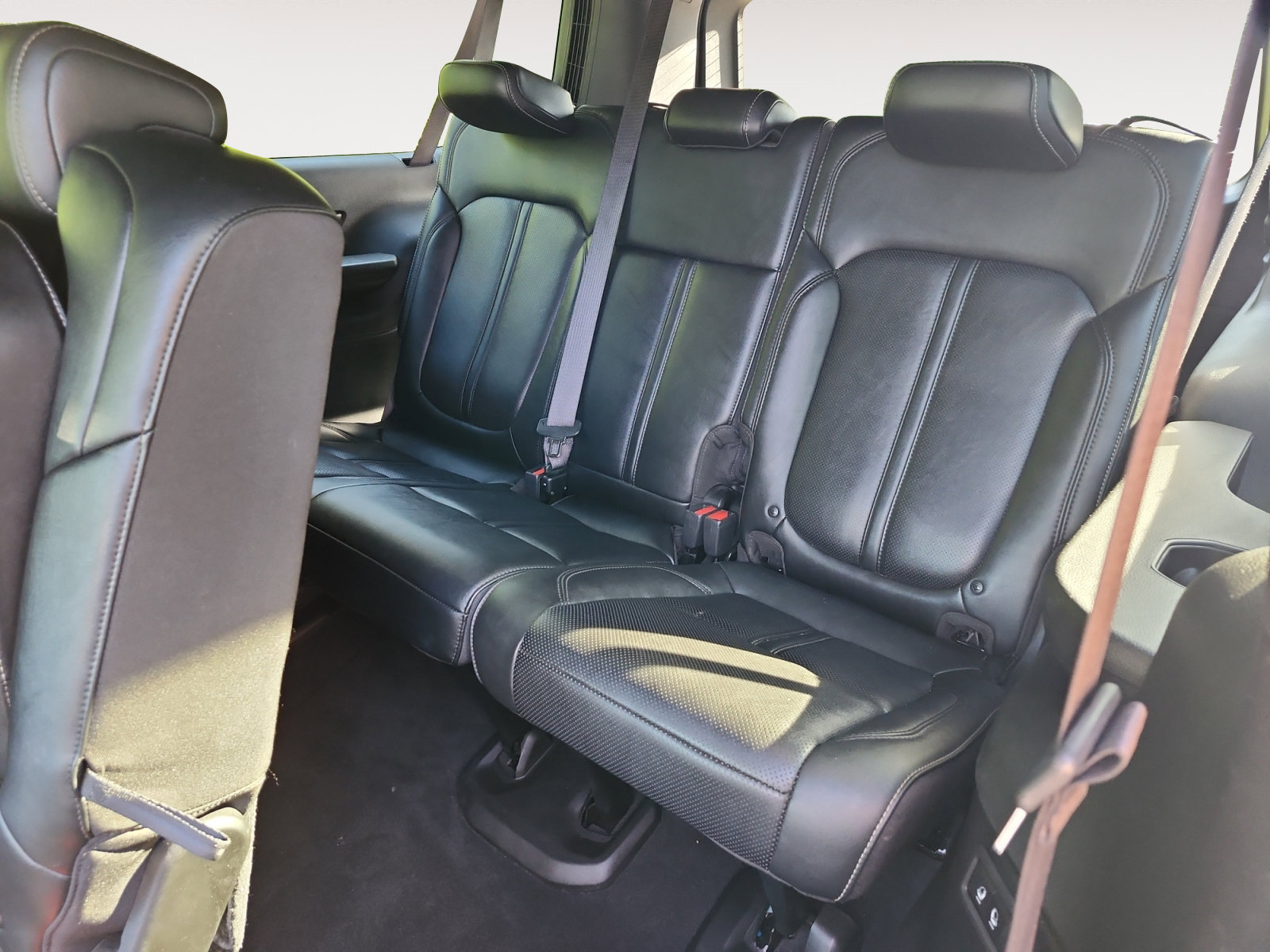 Used 2023 Jeep Wagoneer L Series III w/ Preferred Equipment Group AWD/4WD image 15