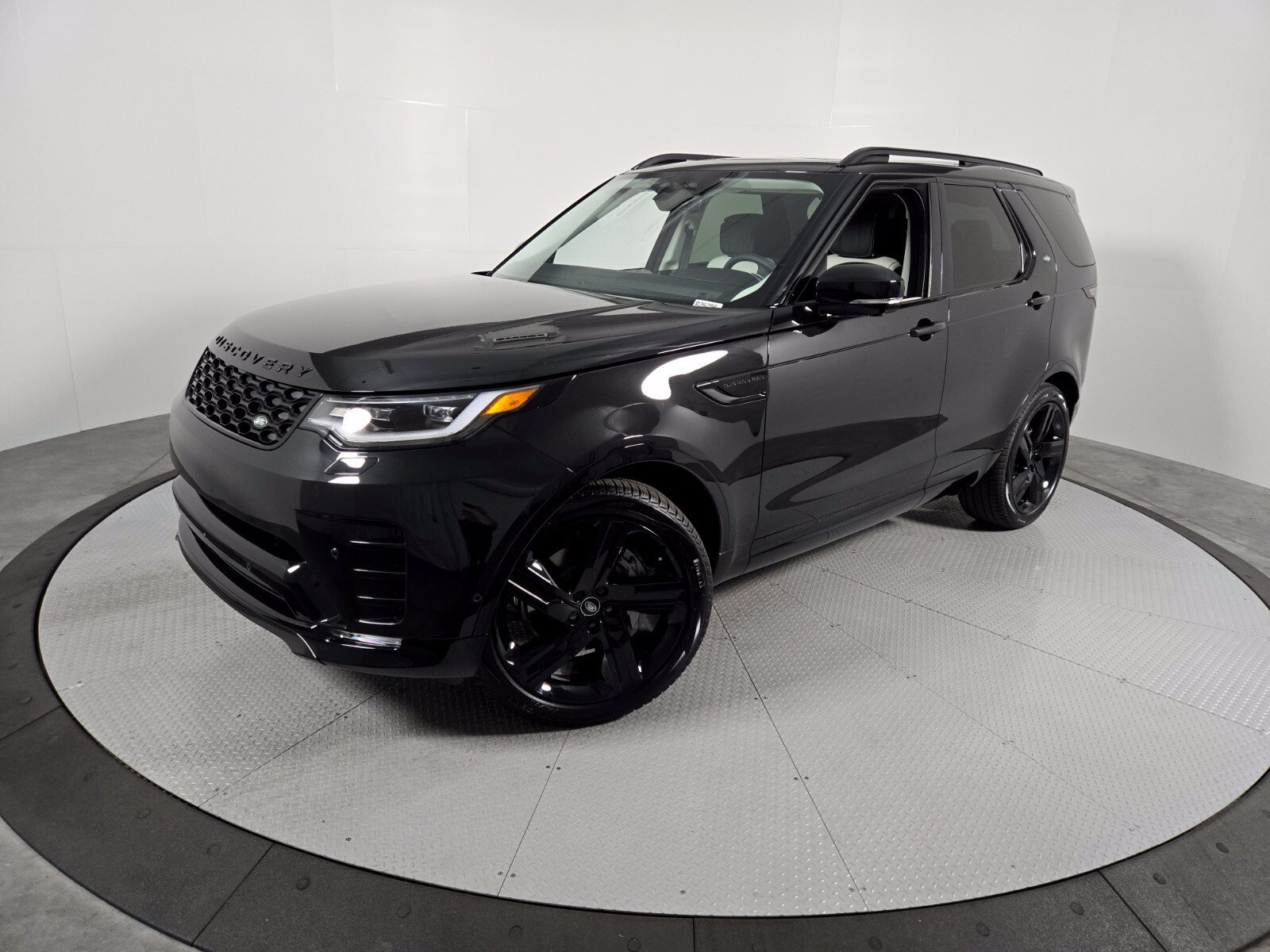 New 2026 Land Rover Discovery Dynamic SE AWD/4WD image 1