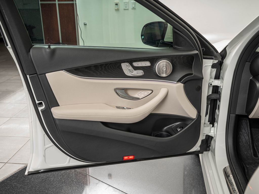 Certified 2022 Mercedes-Benz E 450 4MATIC Sedan image 17