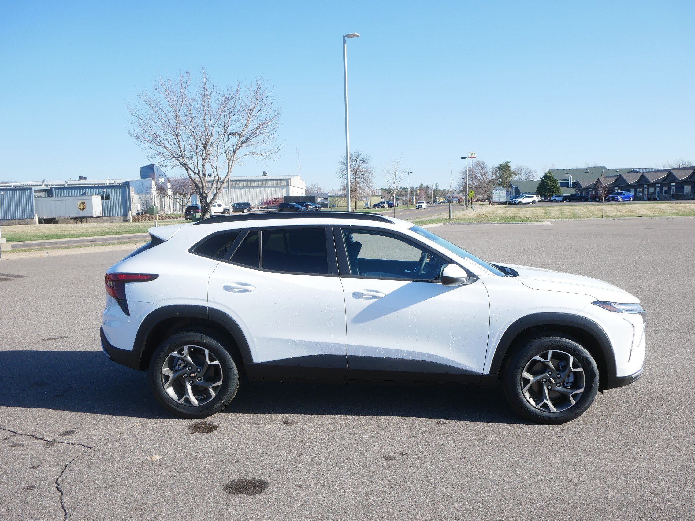 New 2026 Chevrolet Trax LT w/ Driver Confidence Package FWD image 2