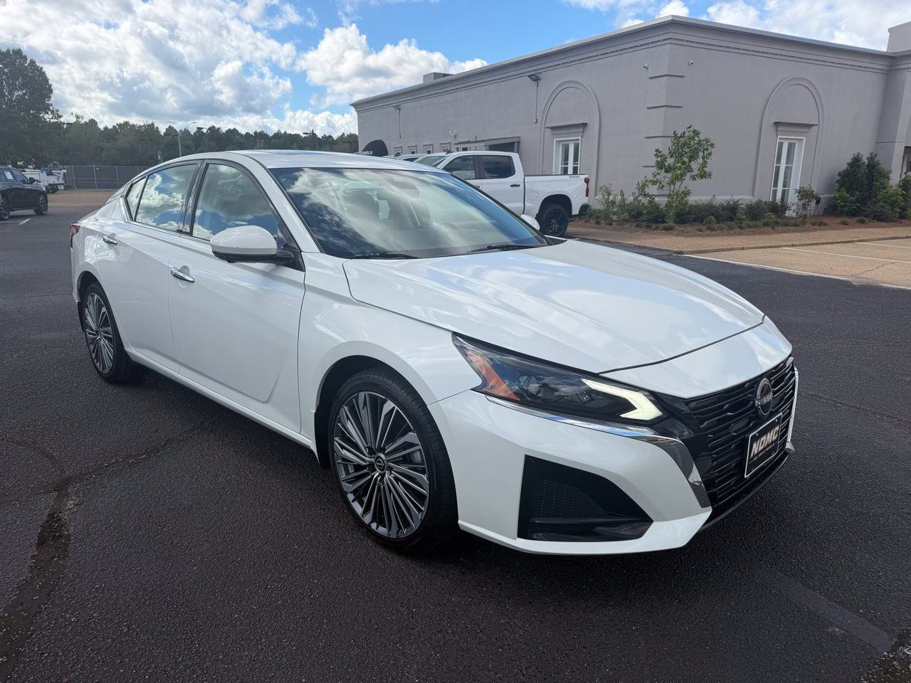 Used 2023 Nissan Altima 2.5 SL AWD/4WD image 3